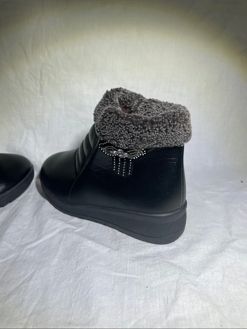 Black Faux-Leather Winter Ankle Boots with Gray Faux-Fur Cuff US women’s 4.5